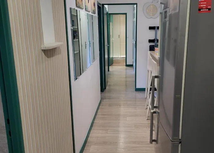 Private Room-4 In Hannana Apartment- 2 Min Walk To Tram 12 Min To Nice Train Station 15 Min To Massena Place
