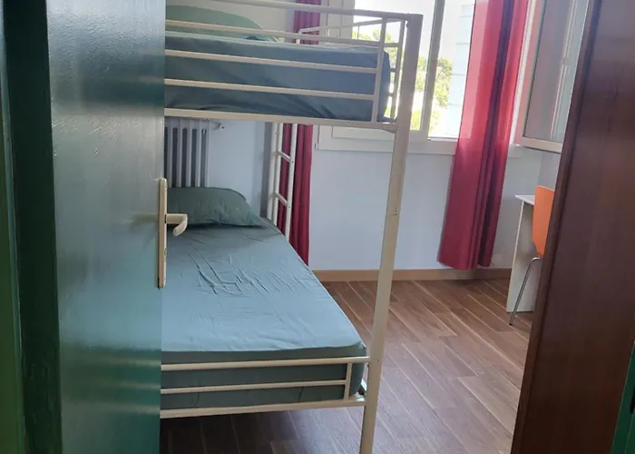 Private Room-4 In Hannana Apartment- 2 Min Walk To Tram 12 Min To Nice Train Station 15 Min To Massena Place