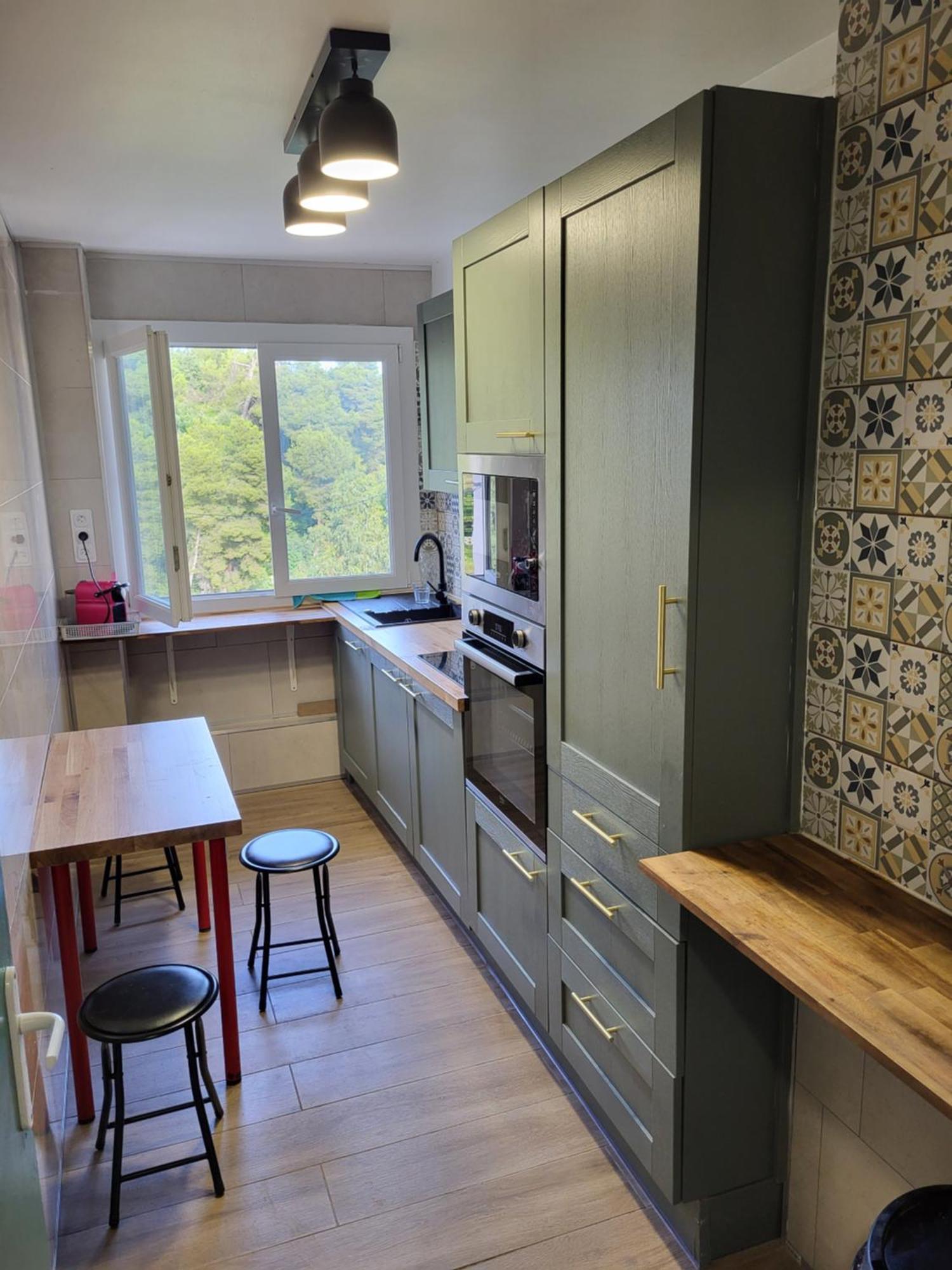 Private Room-4 In Hannana Apartment- 2 Min Walk To Tram 12 Min To Train Station 15 Min To Massena Place *